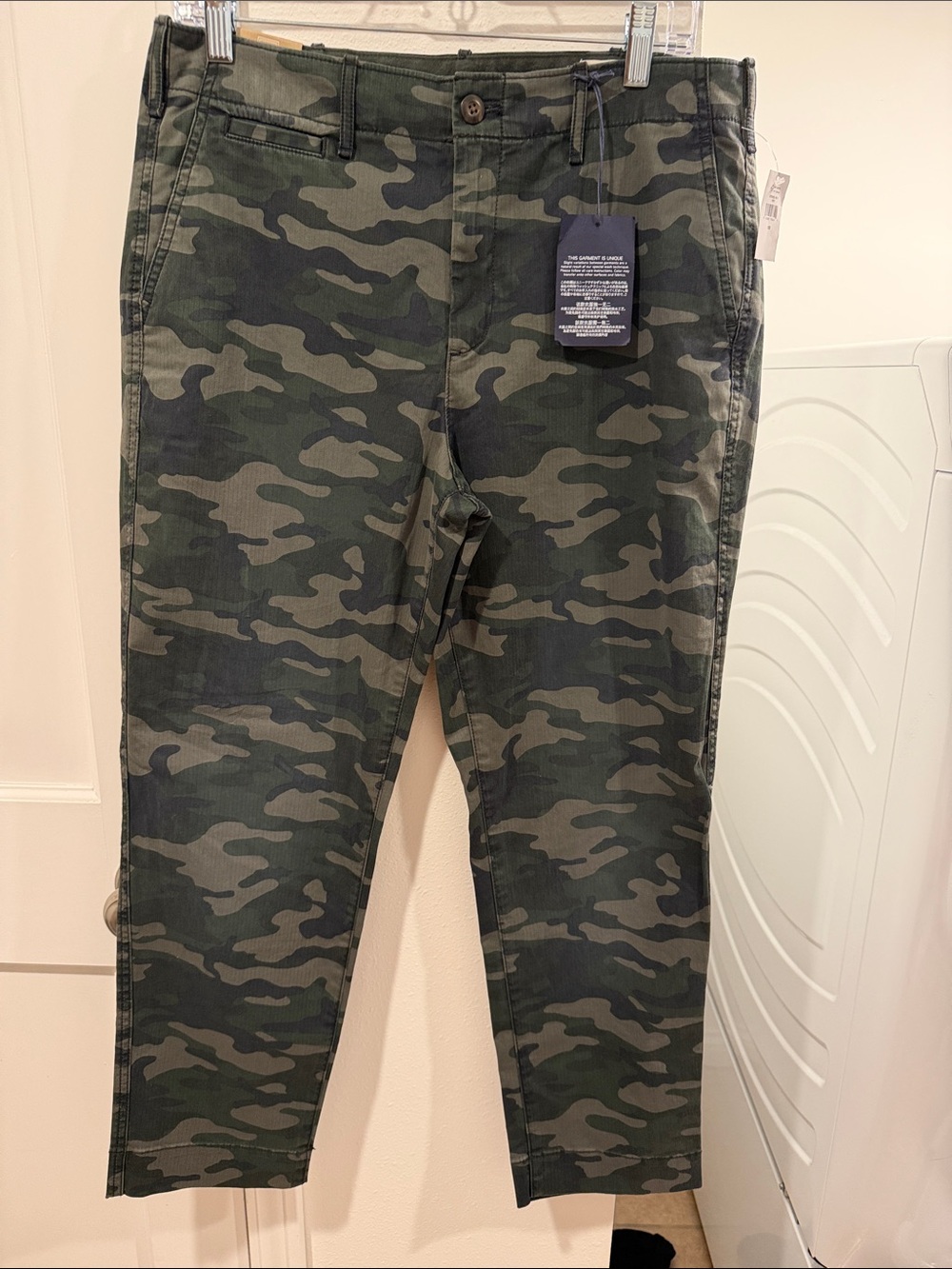 GAP Women’s Camouflage Cargo Pants in Olive and Dark Green